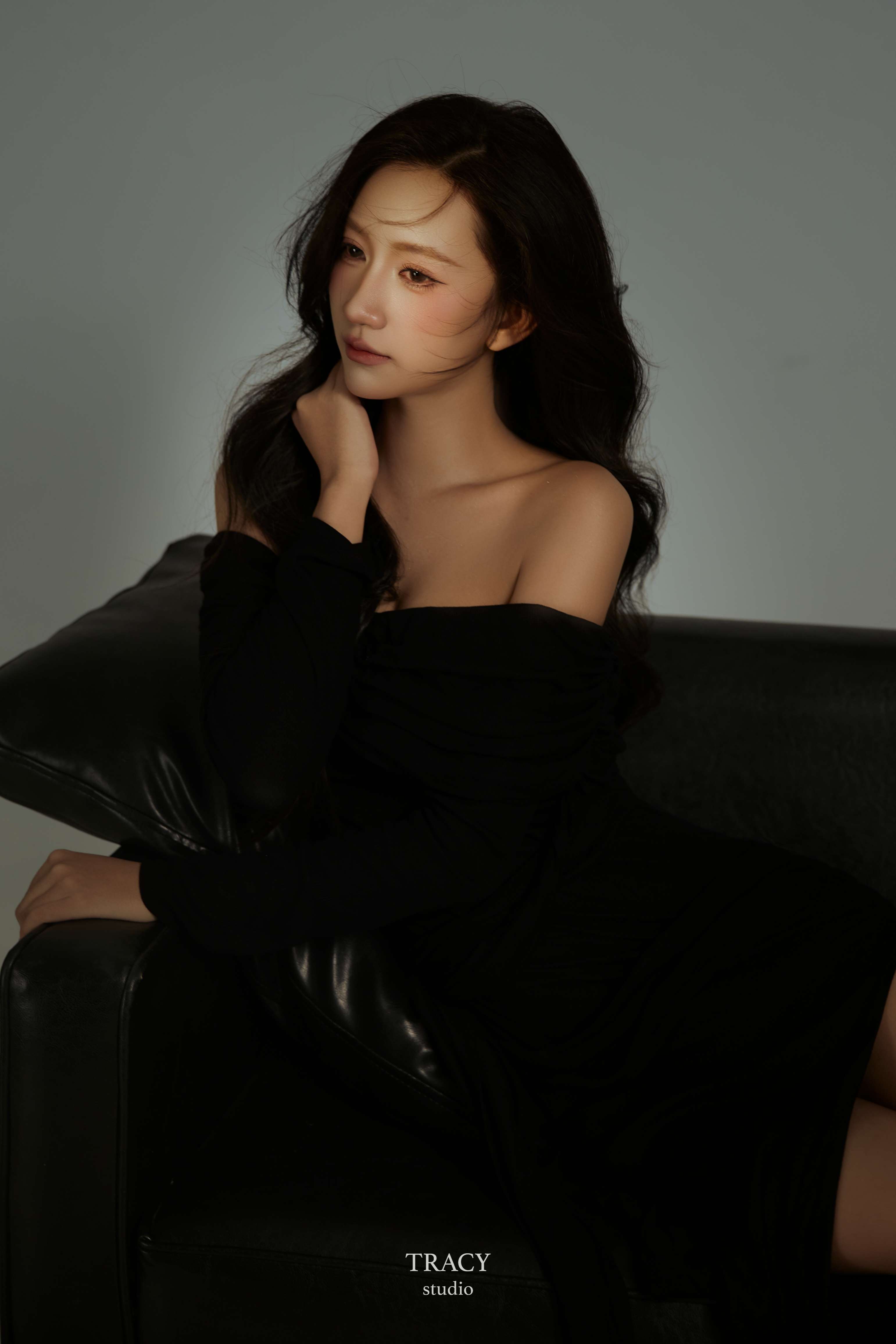 tracy studio chụp concept basic concept black